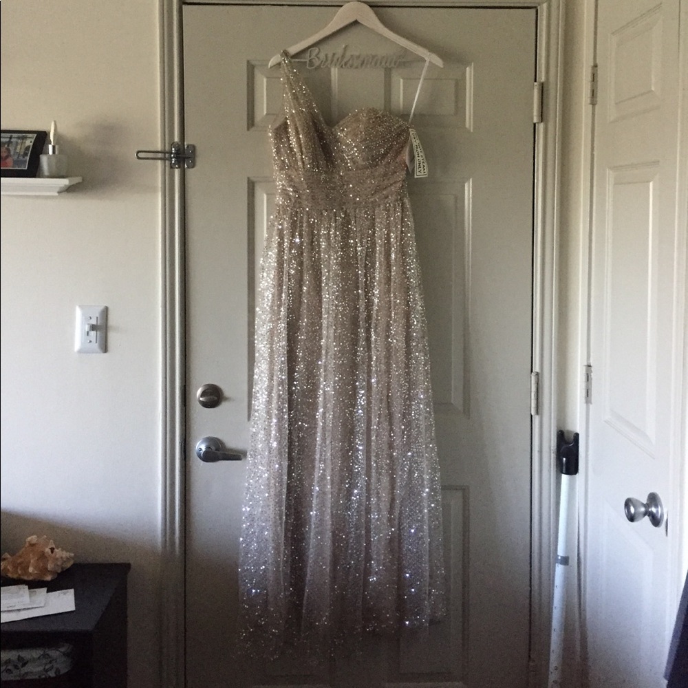 Bridesmaid dress. Formal gown.