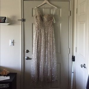 Bridesmaid dress. Formal gown.