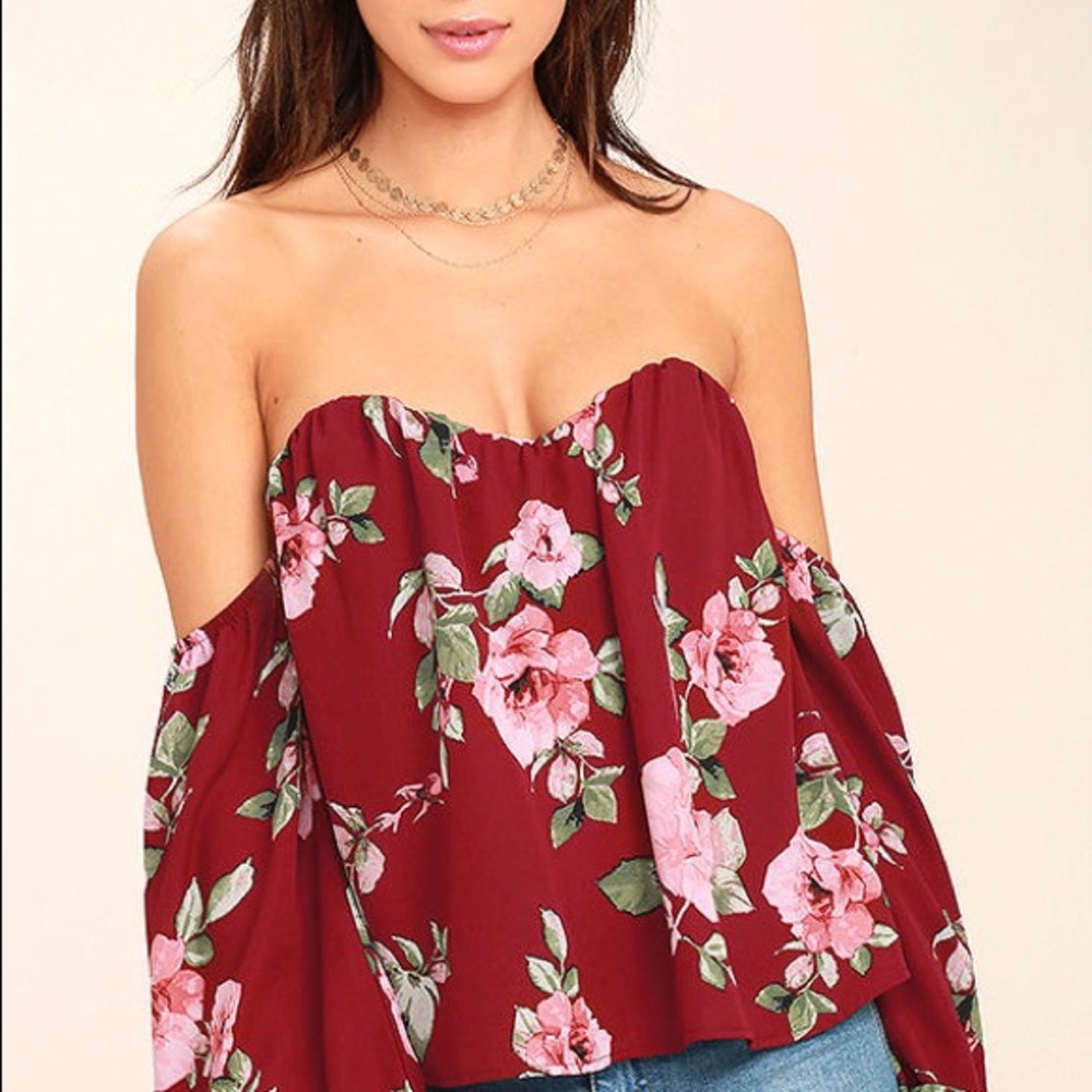 🌹Red floral print off-the-shoulder top🌹