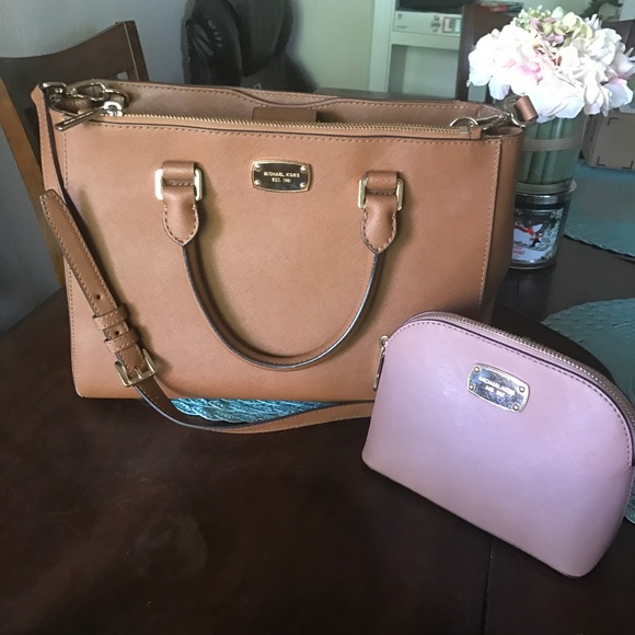 Michael Kors Purse and Make up Bag - Picture 1 of 5