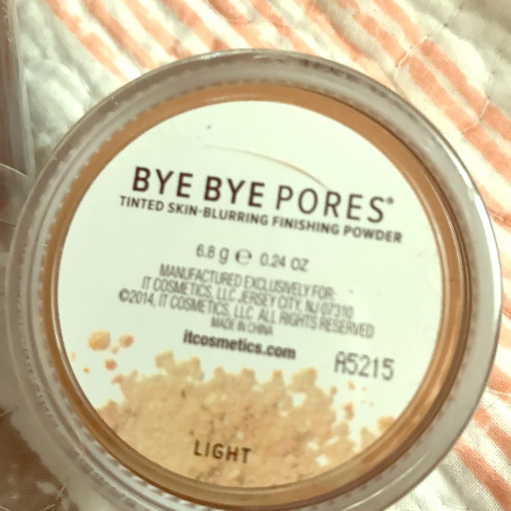 It Cosmetics powder foundation