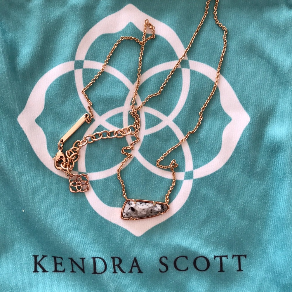 Kendra Scott Etta Necklace