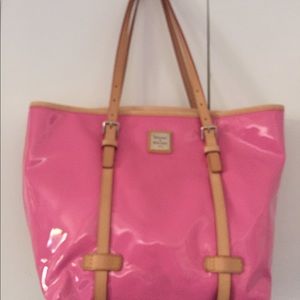 Dooney  & Bourke  tote bag beautiful fuchsia NWT