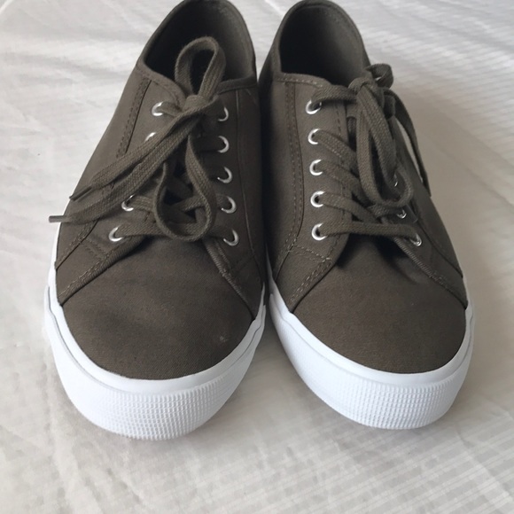 olive green canvas shoes