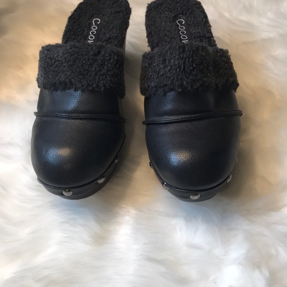 Cute clogs never worn.