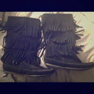 Minnetonka three layer black fringe boots. Size 8