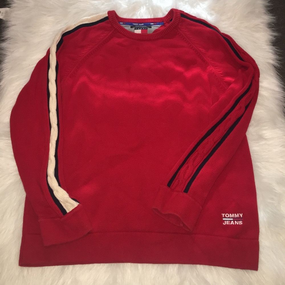 Tommy sweater