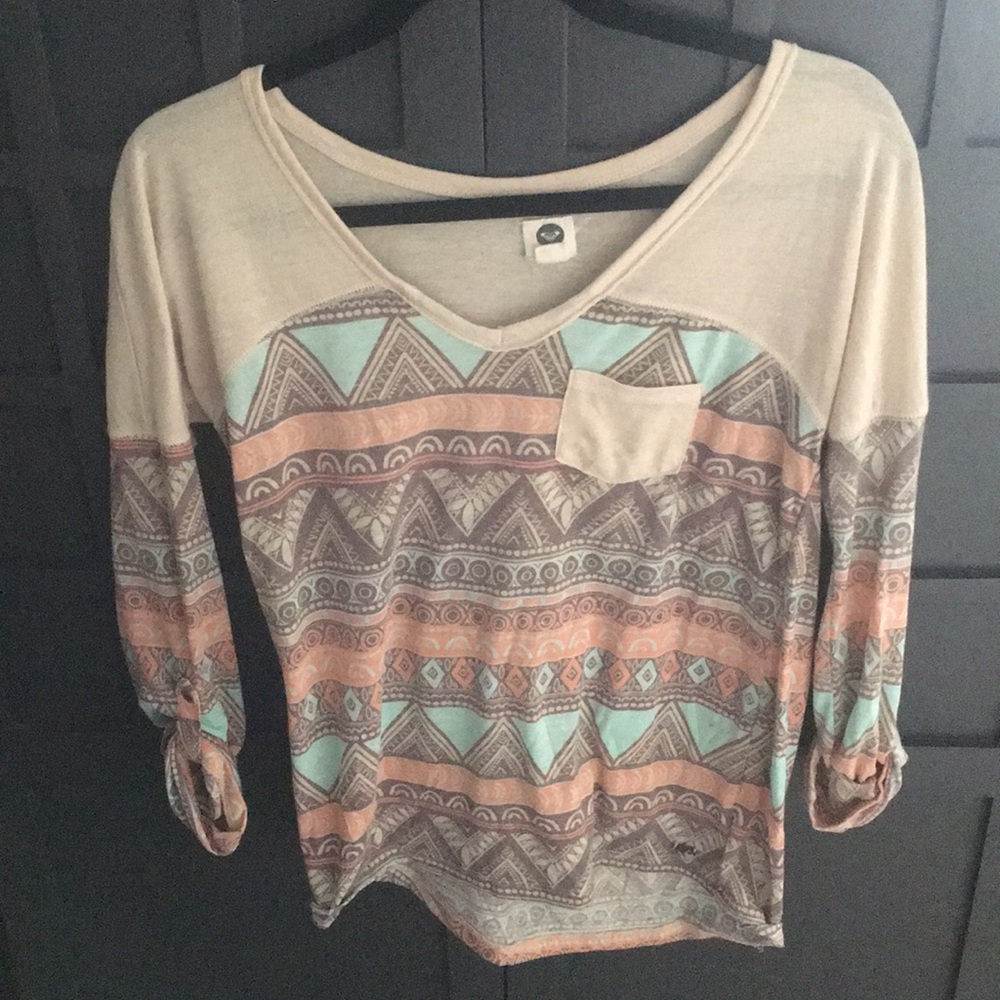 Size small. 3/4 sleeve roxy tribal t-shirt
