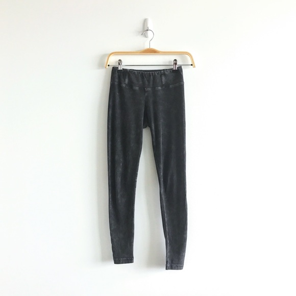 Aritzia Pants - Aritzia Leggings