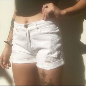 Bullhead Shorts - White Boyfriend Shorts Bullhead Shorts - White Boyfriend Shorts