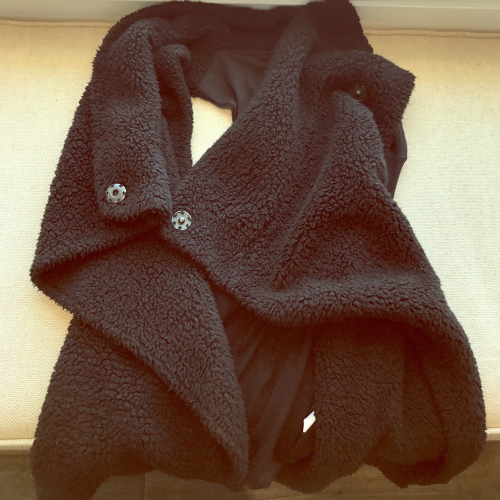 Shearling Alo Yoga vest size L