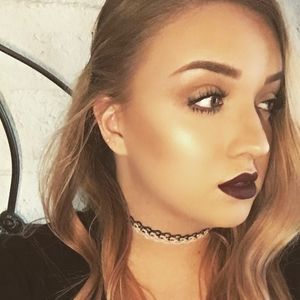 Meet your Posher, Annie