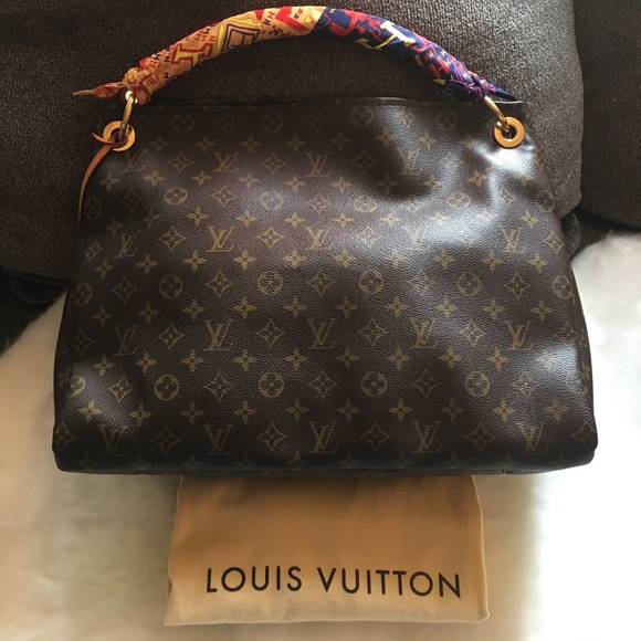 Sold - Picture 3 of 8