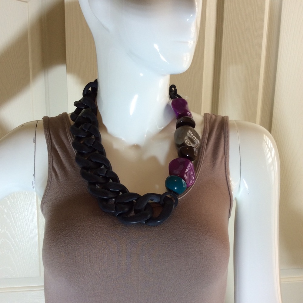 FASHION STATEMENT NECKLACE