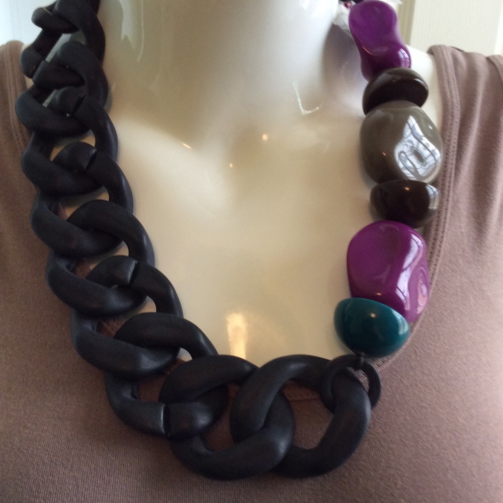 FASHION STATEMENT NECKLACE - Picture 3 of 5