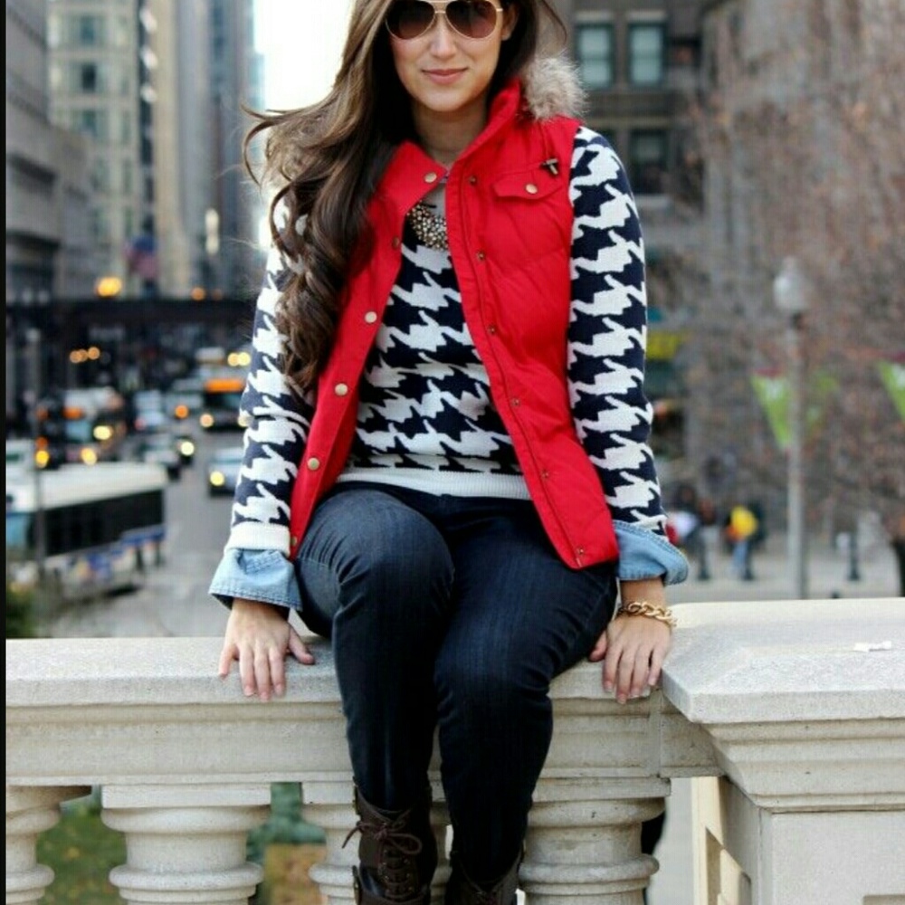 Excellent condition! Gap diamond quilted Puffer ve