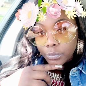 Meet your Posher, Angie