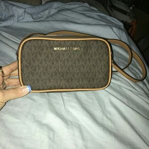 Michael kors crossbody
