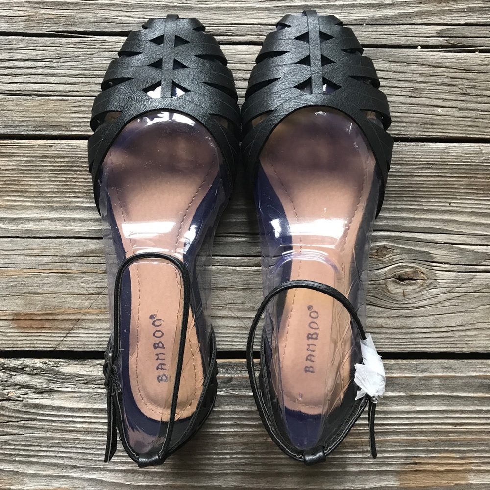 Laser-embossed cut-out flat sandals black