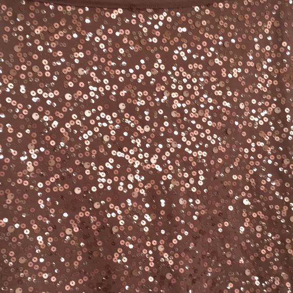 A sequin skirt - Picture 2 of 2