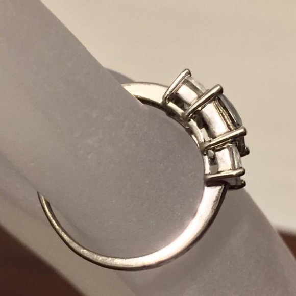 Sterling silver mystic topaz cubic zirconia ring - Picture 2 of 4