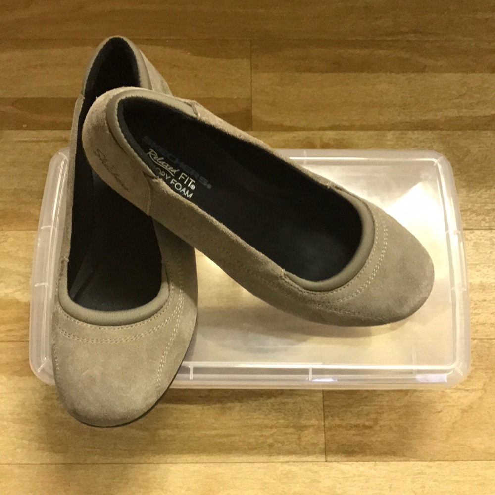 Skechers Womens Casual leather slip on