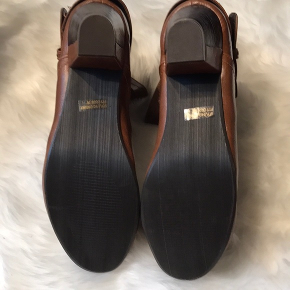 Cute booties for fall🍂 - Picture 4 of 4