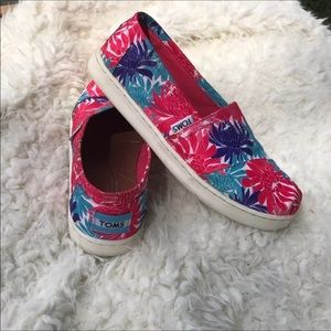 Floral TOMS