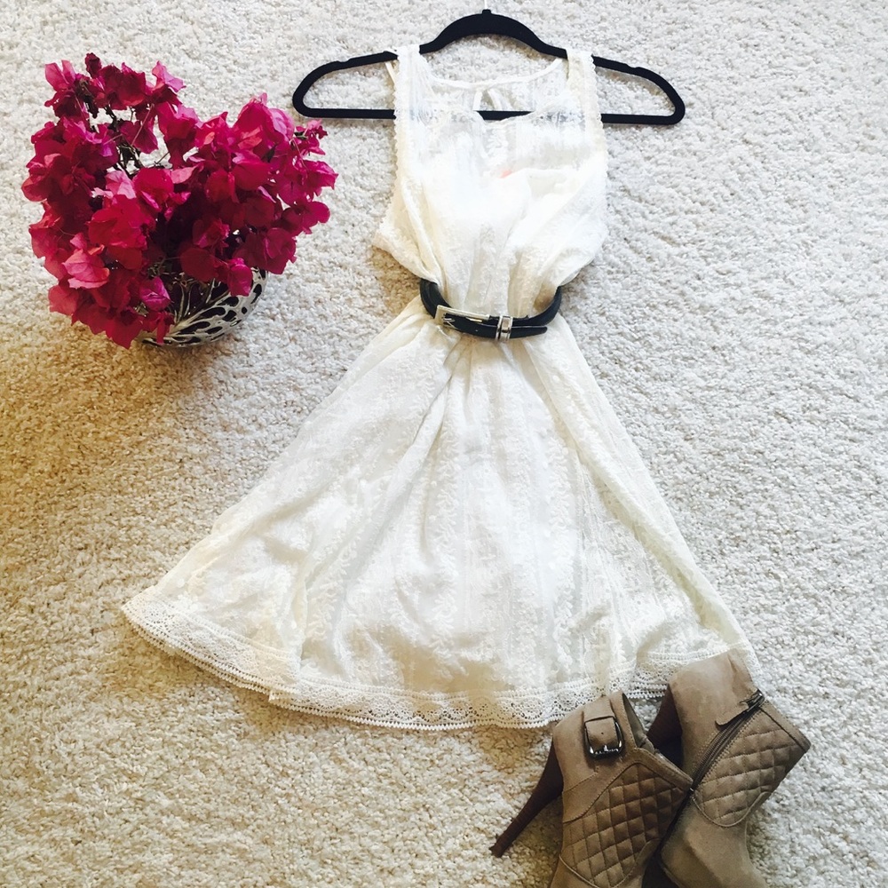 Abercrombie & Fitch small lace white dress