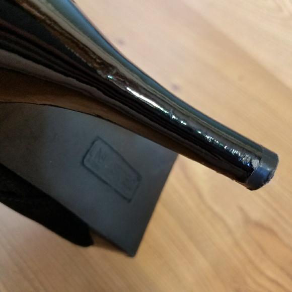 Classy Black Heels - Picture 5 of 6