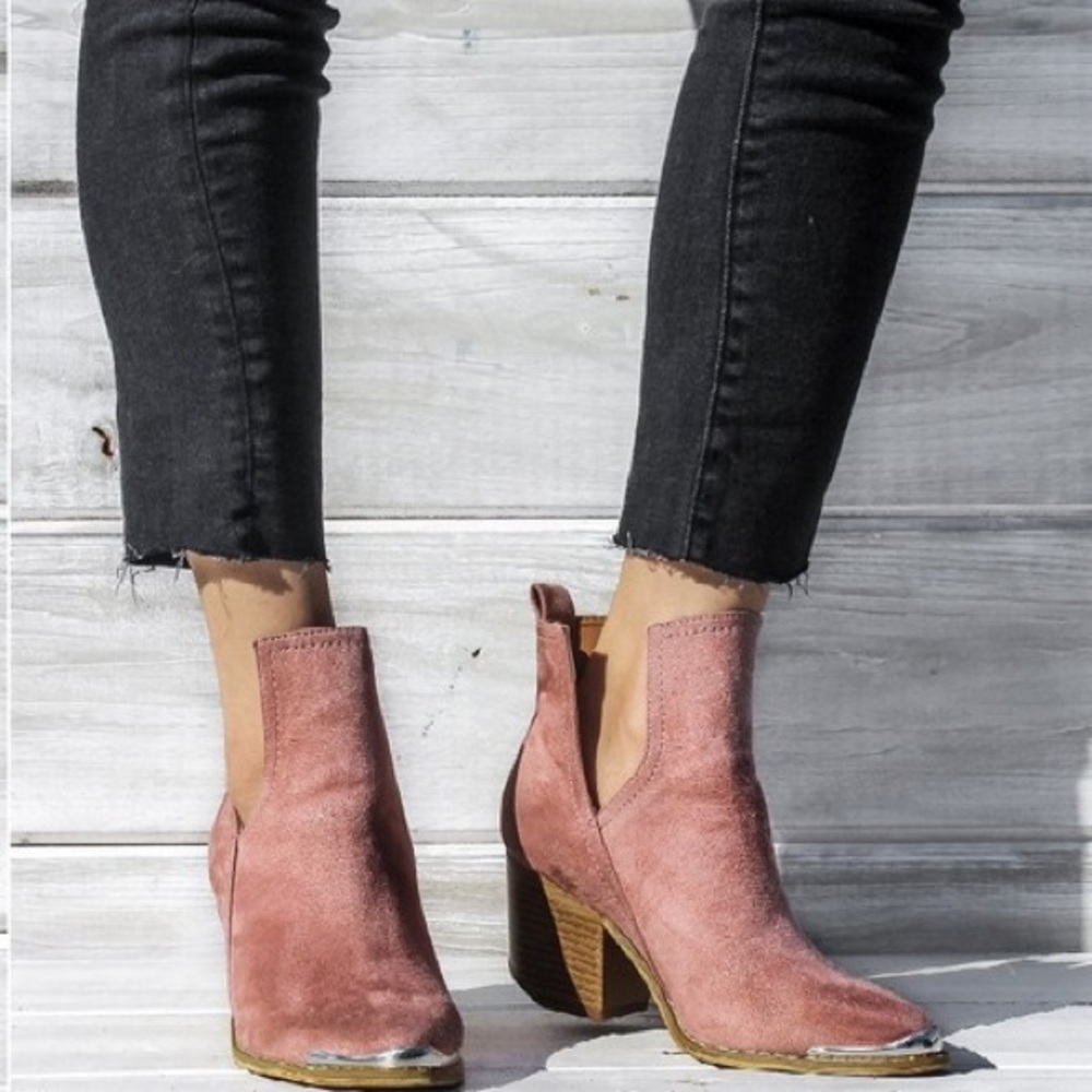 LAST PAIR Blush rose ankle boots booties fall boot - Picture 2 of 7