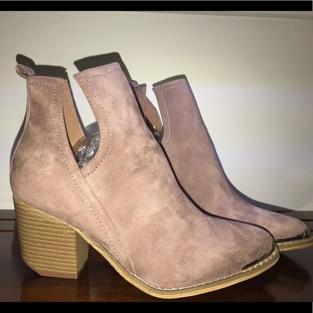 LAST PAIR Blush rose ankle boots booties fall boot - Picture 3 of 7