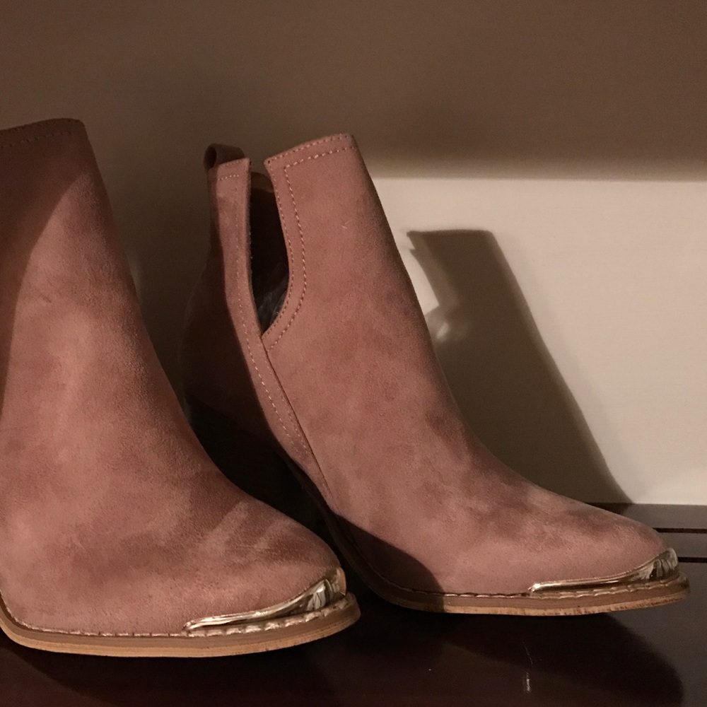LAST PAIR Blush rose ankle boots booties fall boot - Picture 5 of 7