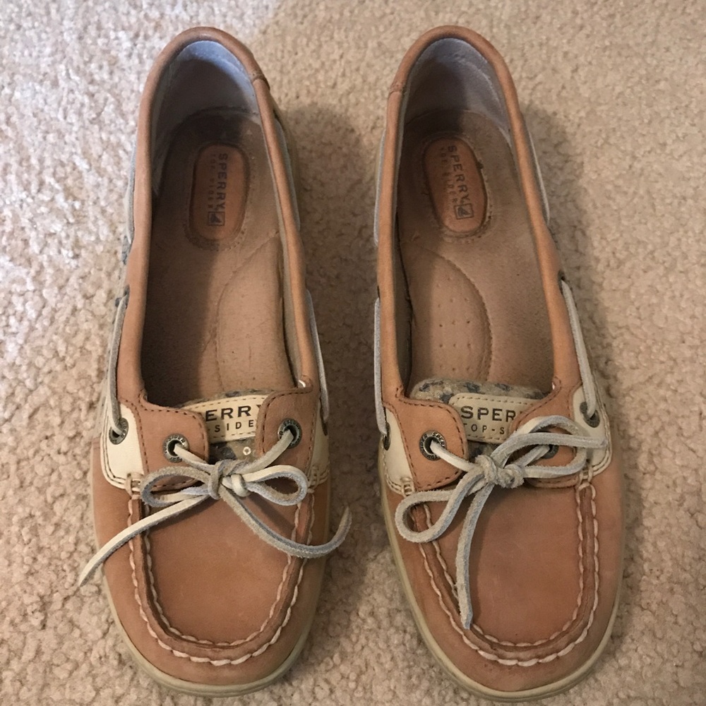 Woman's Leopard Sperry's size 8