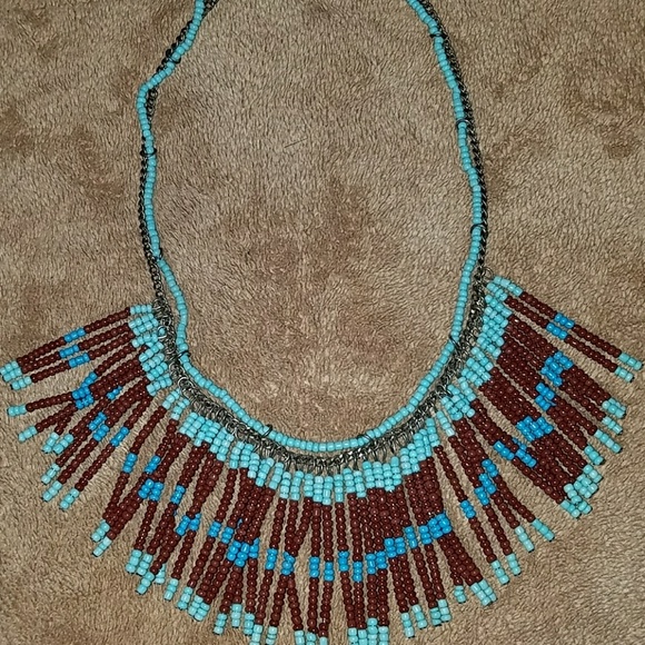 Jewelry - Beaded necklace