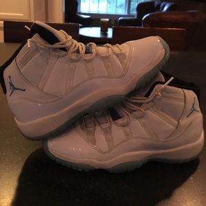 Jordan 11 legend blue