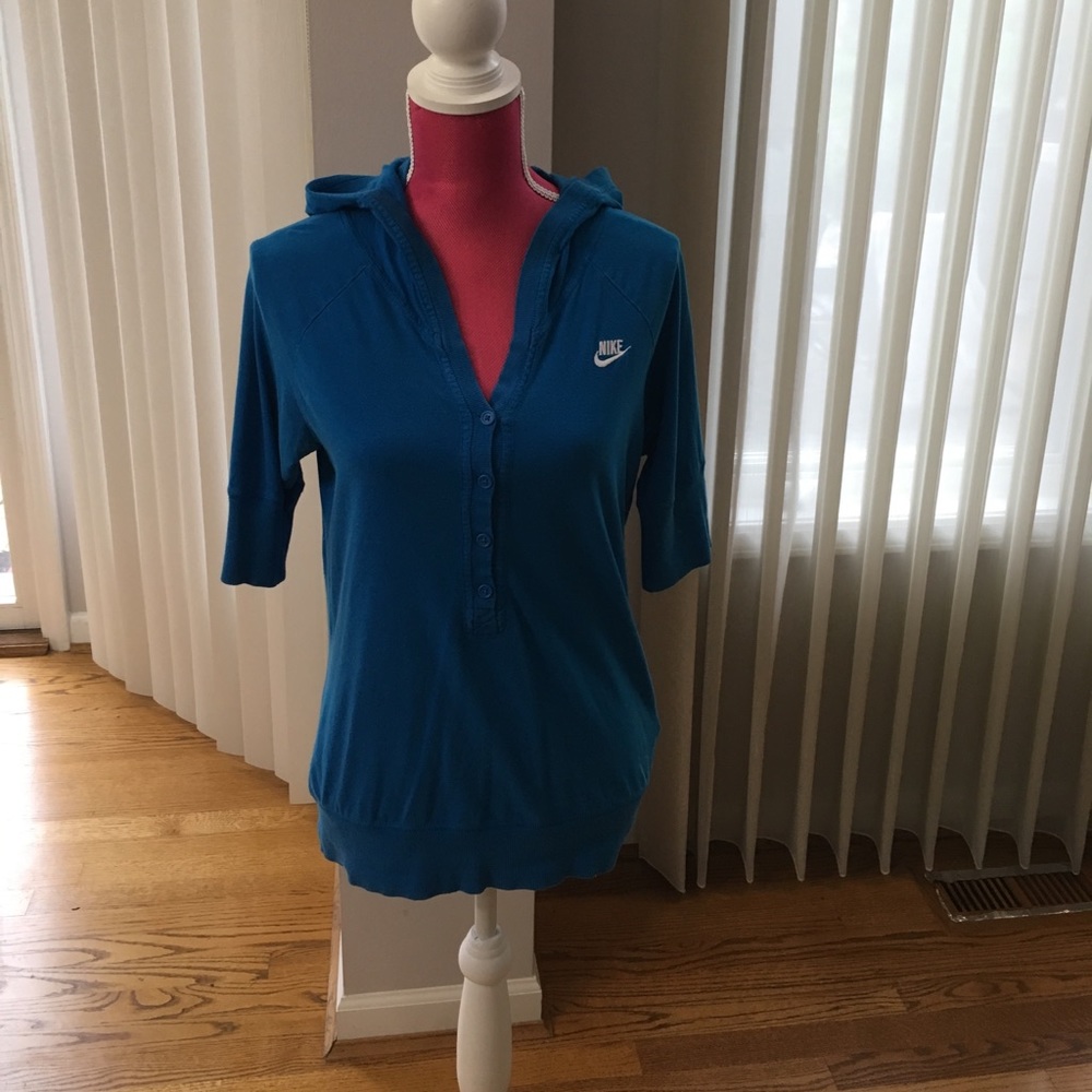 Blue Nike lightweight hooded sweater