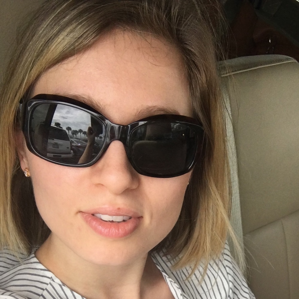 Meet your Posher, Anahita