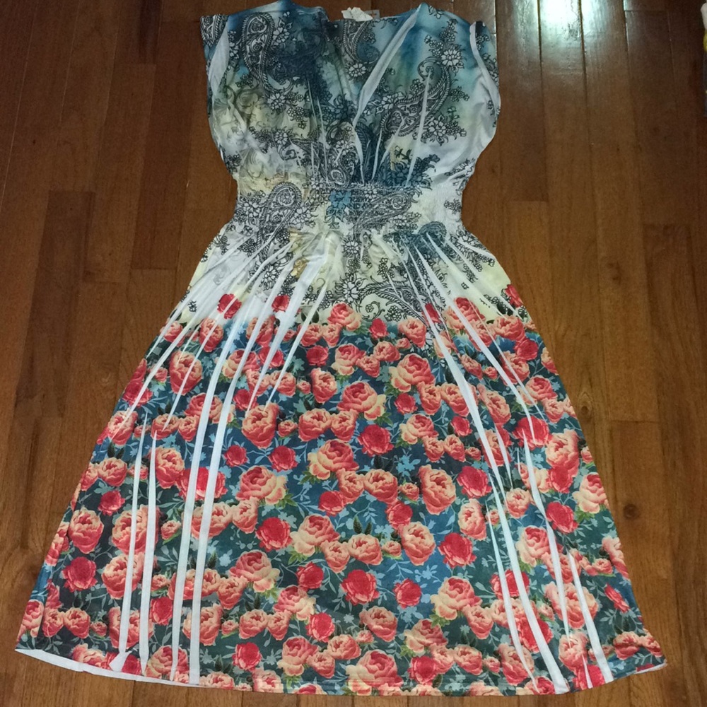 Rose v-neck dress! *OFFERS?*❣️