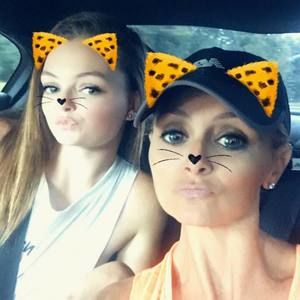 Meet your Posher, Tra-cy