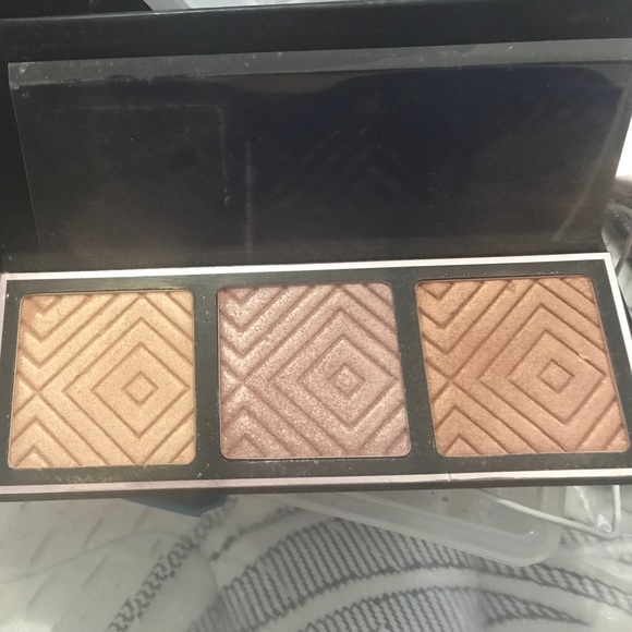 Kathleen collaboration with makeup geek - Picture 2 of 3