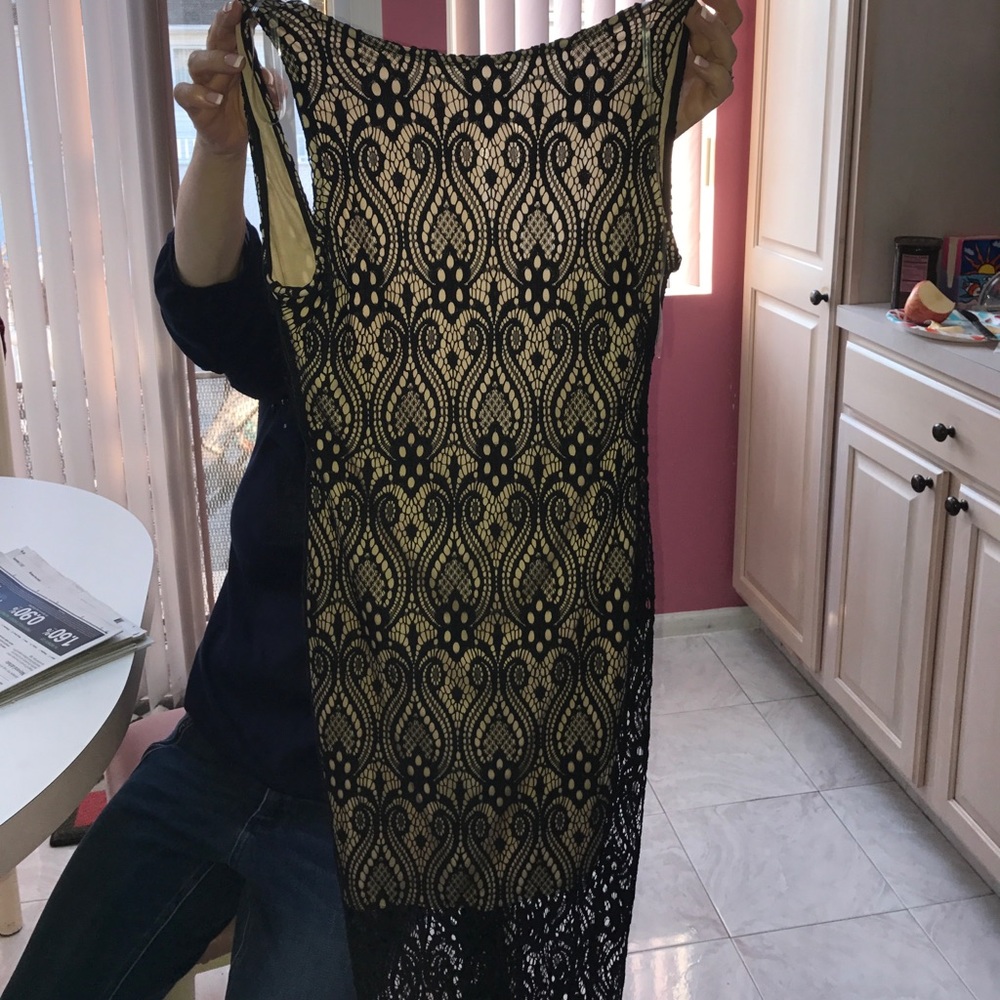 Lacey dress black