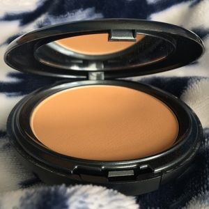 COVER FX Pressed Mineral Foundation - G60