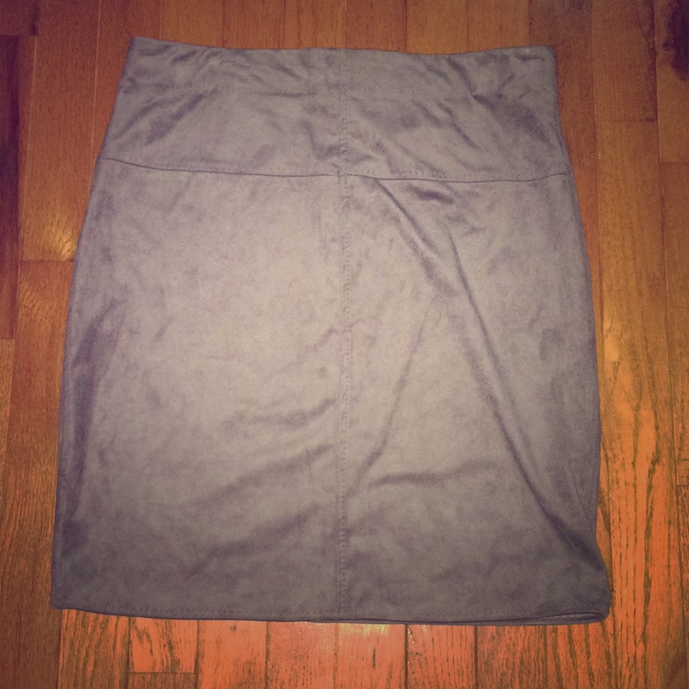 Velvet grey skirt! *OFFERS?*❣️