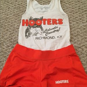 Hooters girl outfit