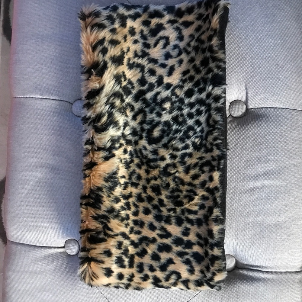American Eagle Faux Fur Fleece Lined neck warmer