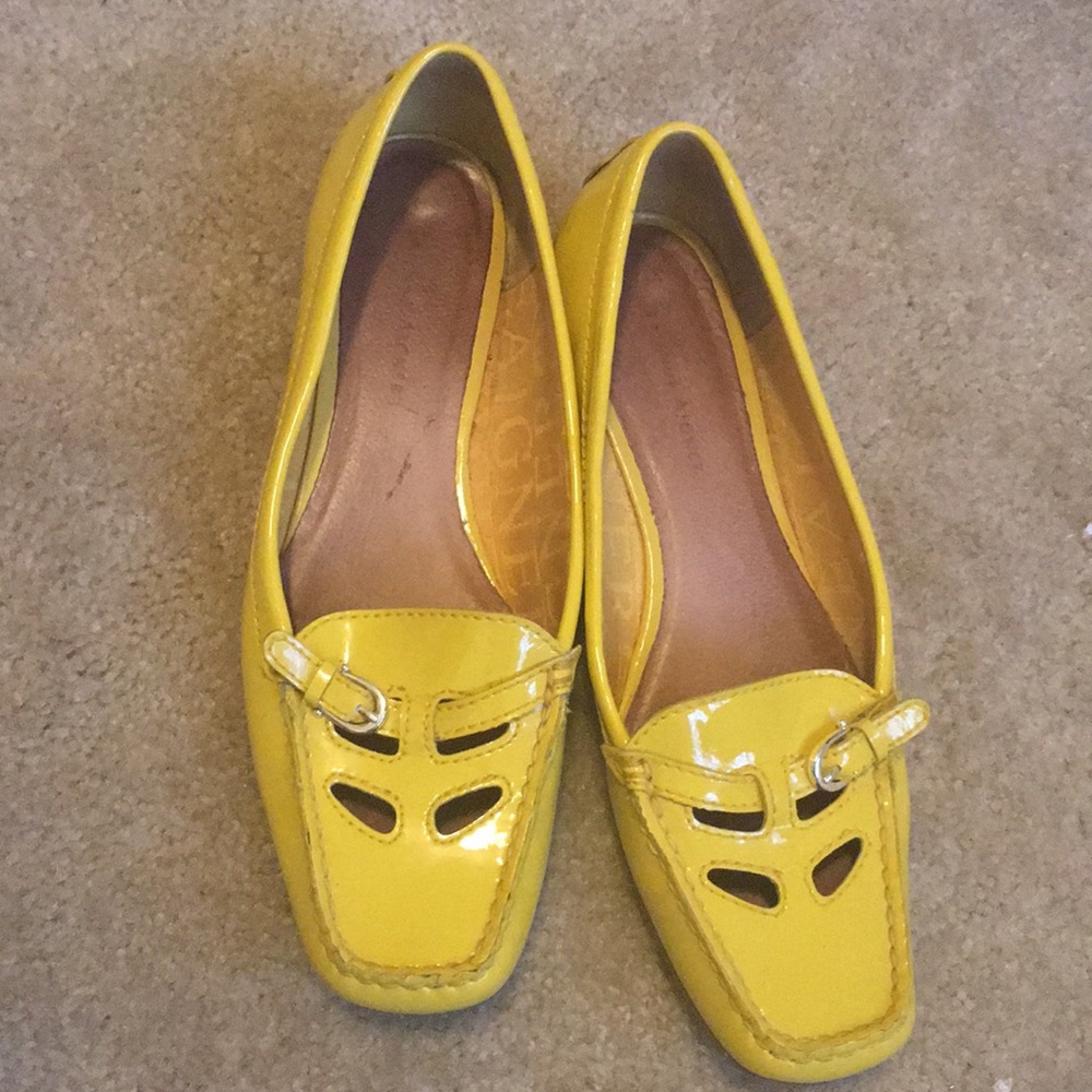 Yellow patent leather flat
