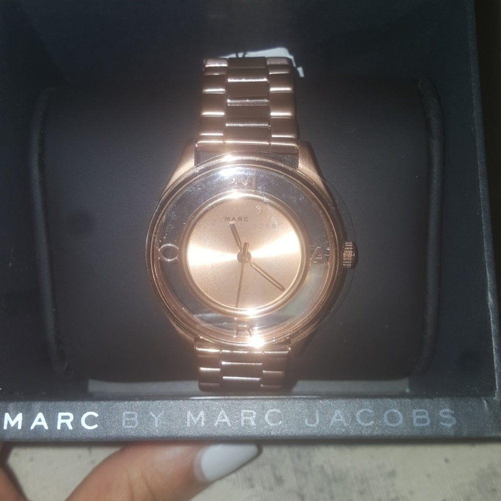 NWT NEVER WORN ROSE GOLD MARC JACOBS WATCH