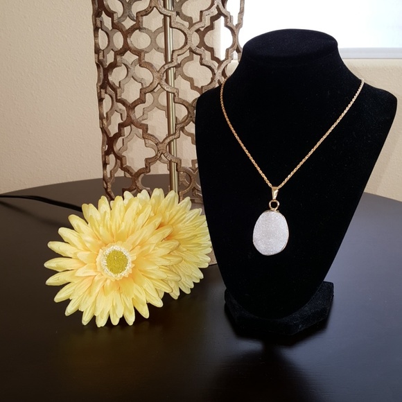 White Druzy Pendant Necklace - Picture 4 of 5