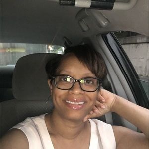 Meet your Posher, Adrienne